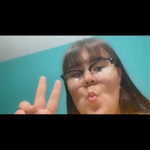 Meet your Posher, Adriana